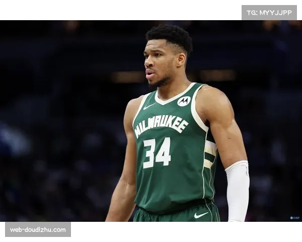 字母哥本赛季场均34.2分13.4篮板7.2助攻，命中率68.4%表现惊艳