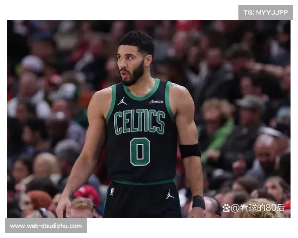 塔图姆压哨三分命中，凯尔特人半场领先76人