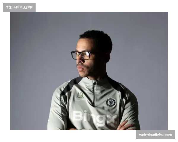 切尔西新帅罗塞尼尔确认帕尔默恢复训练，备战水晶宫关键战